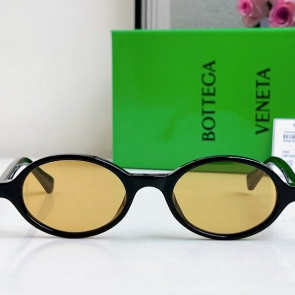 Bottega Veneta Black Sunglasses main image 8